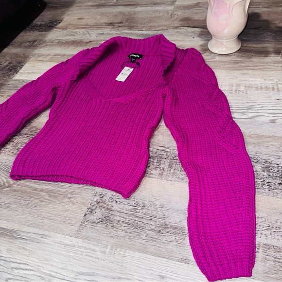 Chunky knit magenta scoop neck sweater - Picture 7 of 14